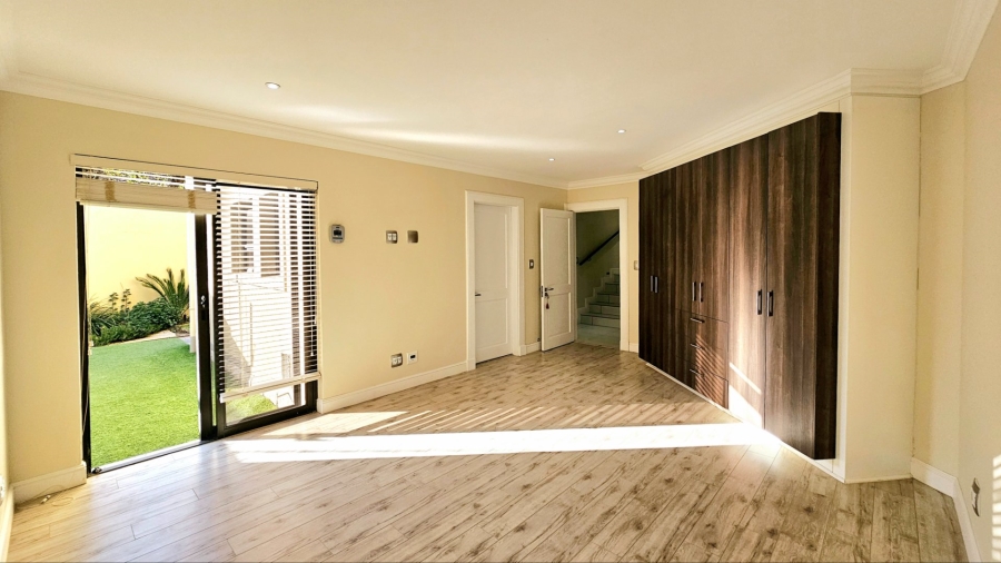 5 Bedroom Property for Sale in Kiepersol Free State